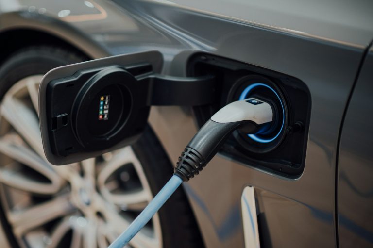 Programme de voiture électrique à 100 euros par mois : l’État met fin à l’édition 2024 après avoir dépassé ses objectifs
