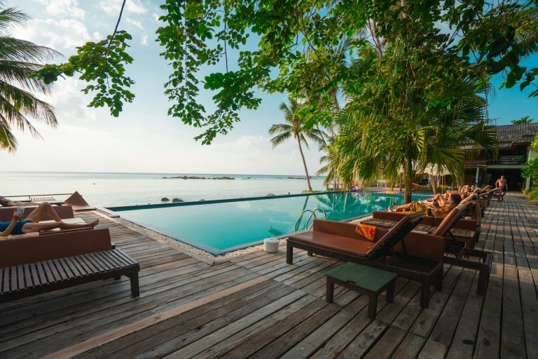 Cet hôtel en bord de mer à Bali : un joyau écologique et unique